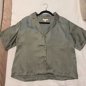 Aritzia Olive Short Sleeve Button Down Blouse